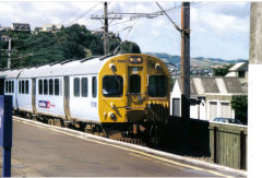 ET3085 at Plimmerton Station, February 2004